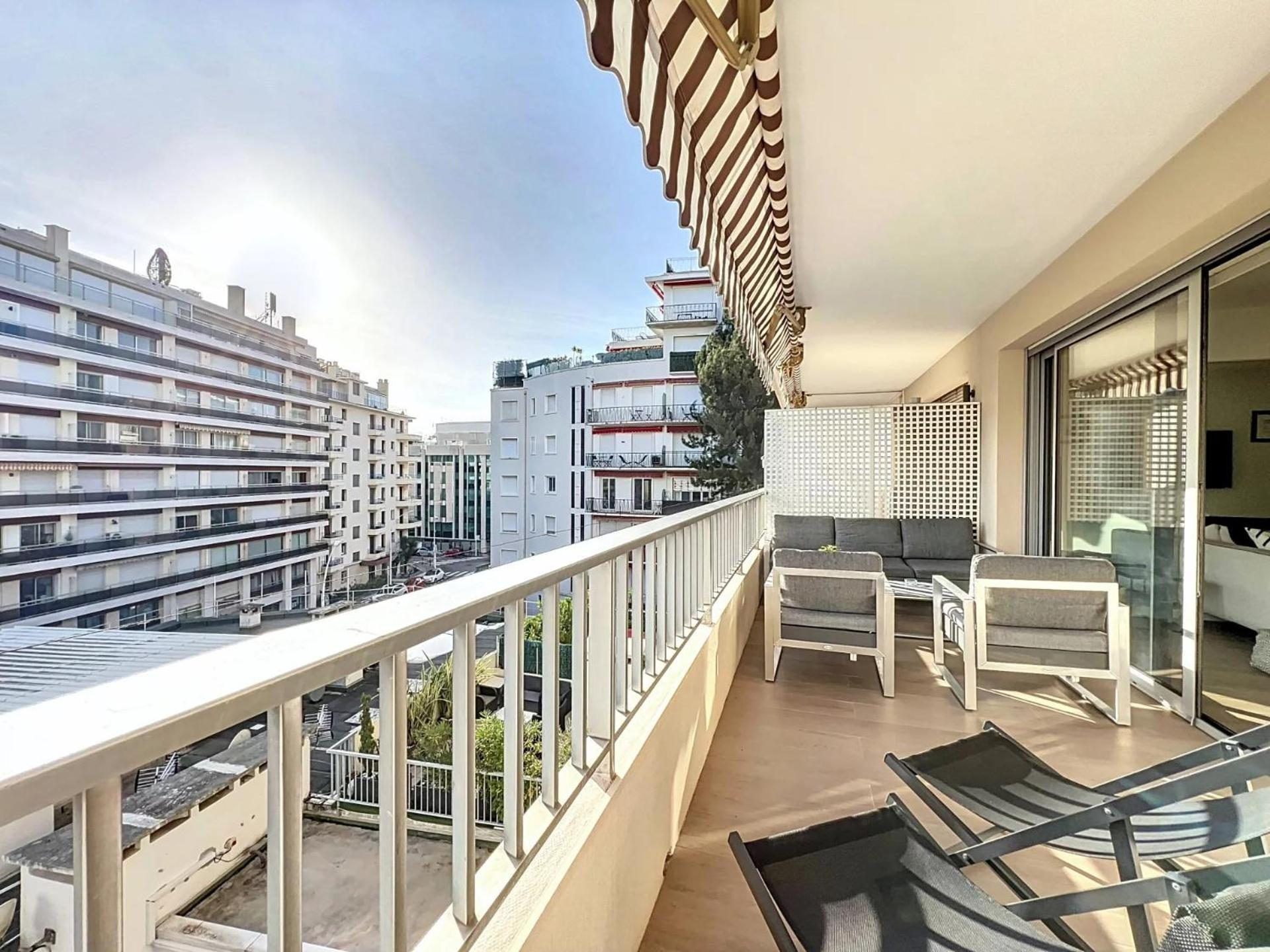 3P Between Croisette Beaches And Antibes Street 戛纳 外观 照片